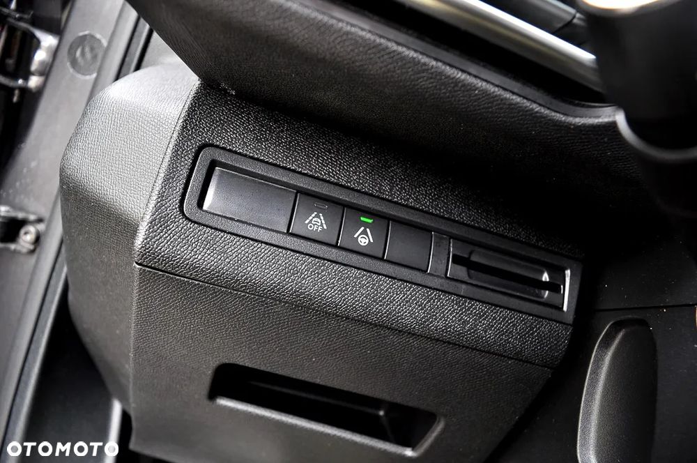 Peugeot 5008 PureTech 180 EAT8 Stop & Start GT - 24