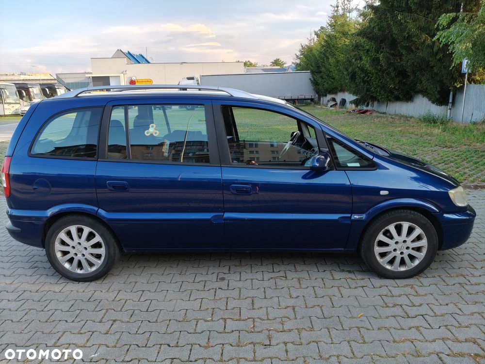 Opel Zafira 2.2 DTI Elegance - 2
