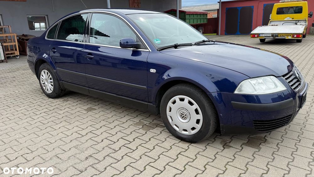 Volkswagen Passat 1.6 Comfortline Family - 4