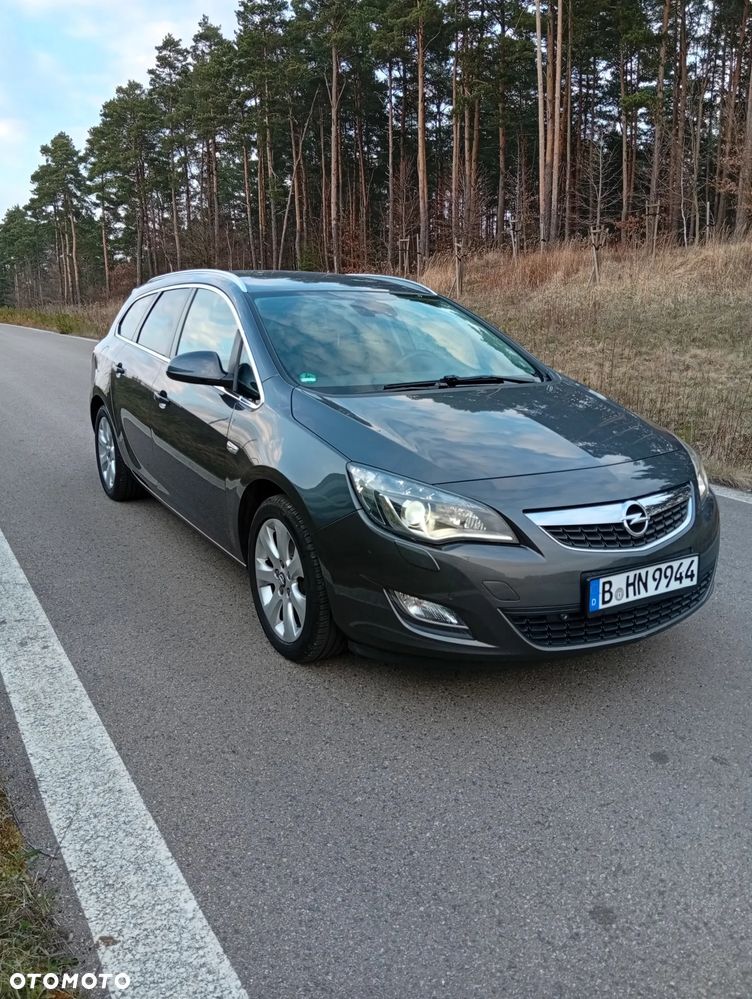 Opel Astra 1.6 Turbo Edition - 1