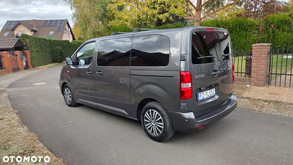 Peugeot Traveller 2017 photo 5