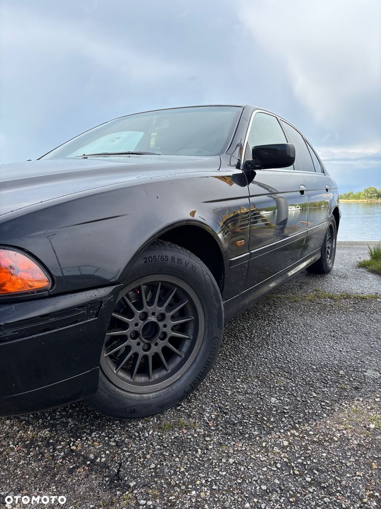 BMW Seria 5 520i - 5