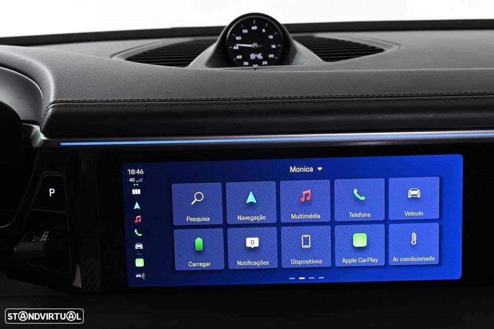 Porsche Macan Electric 4 - 18