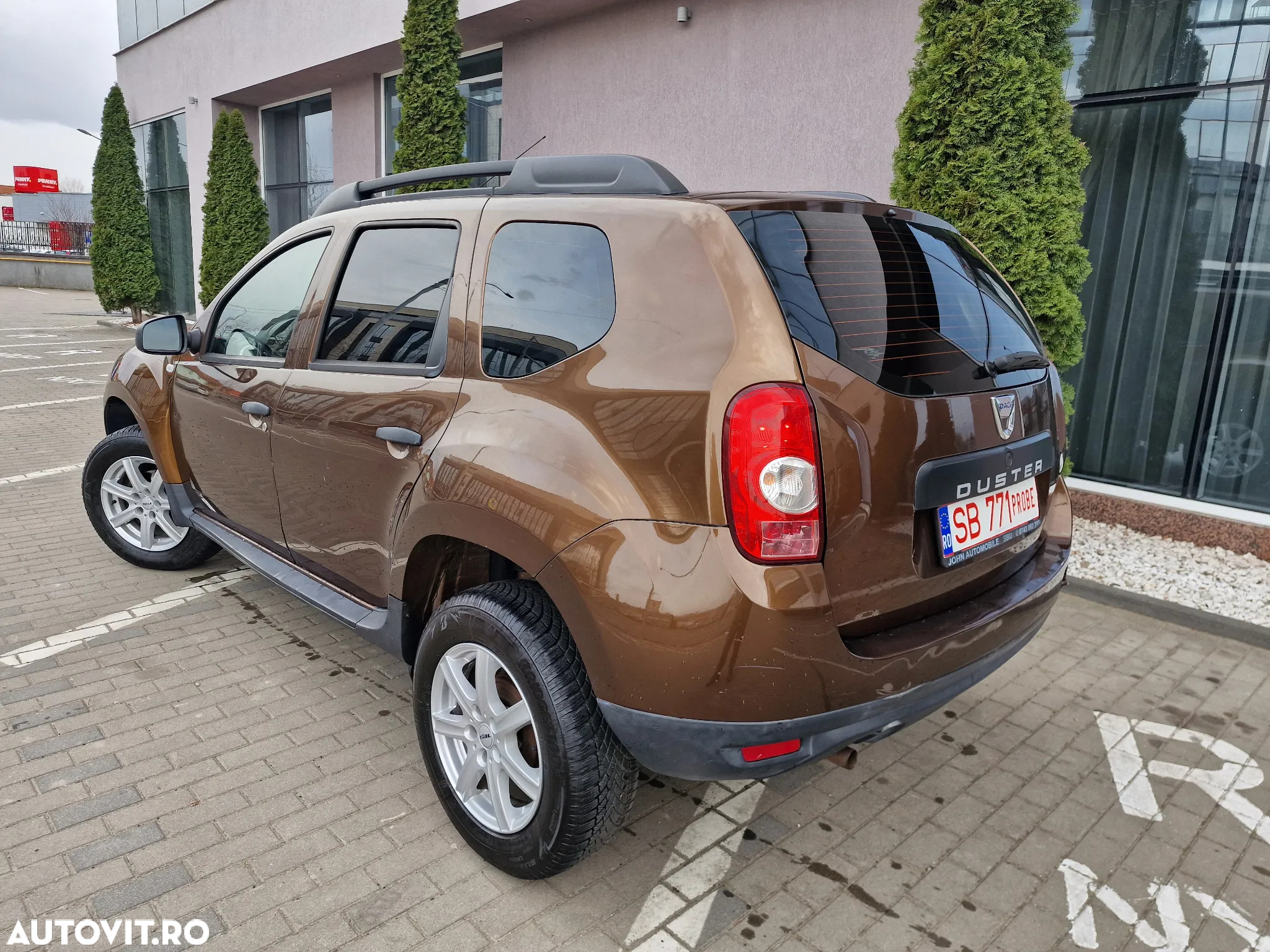 Dacia Duster 1.6 4x2 Laureate - 4