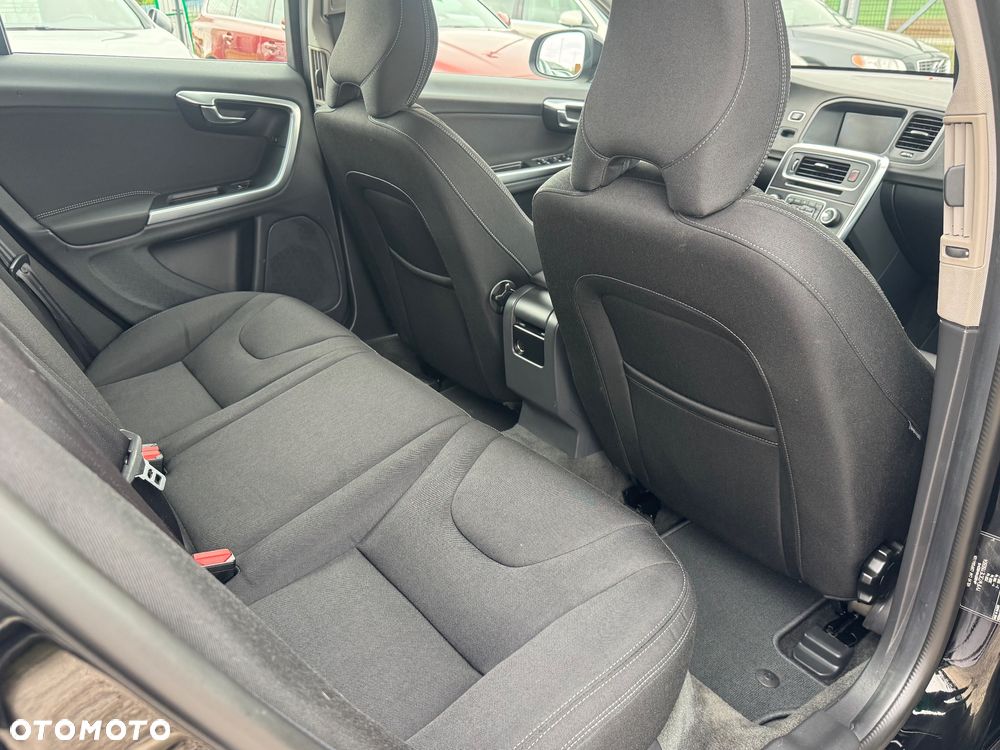 Volvo V60 D4 Drive-E Kinetic - 32