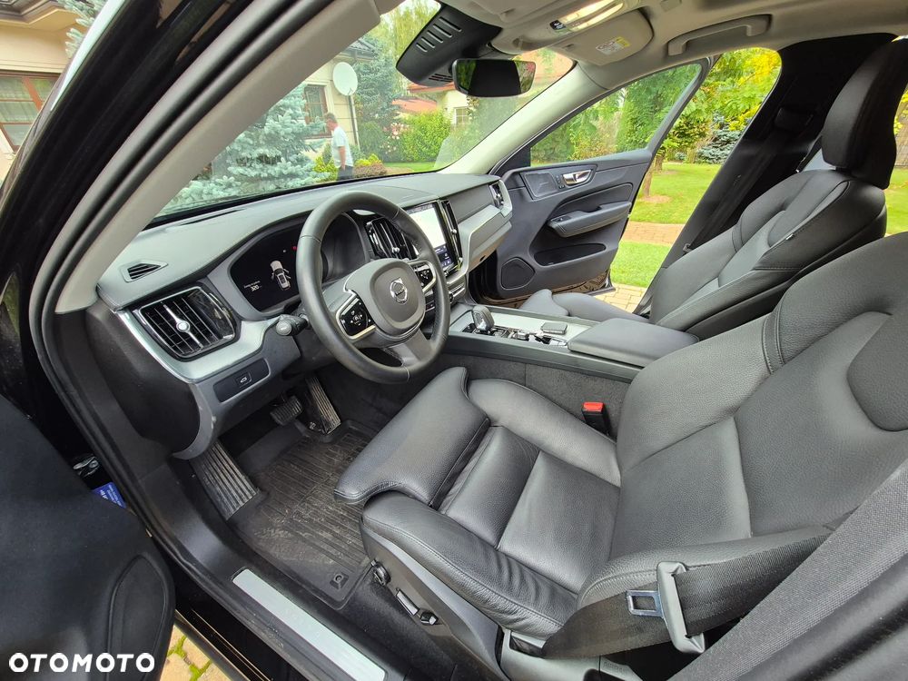 Volvo XC 60 B5 B AWD Ultra Black - 11