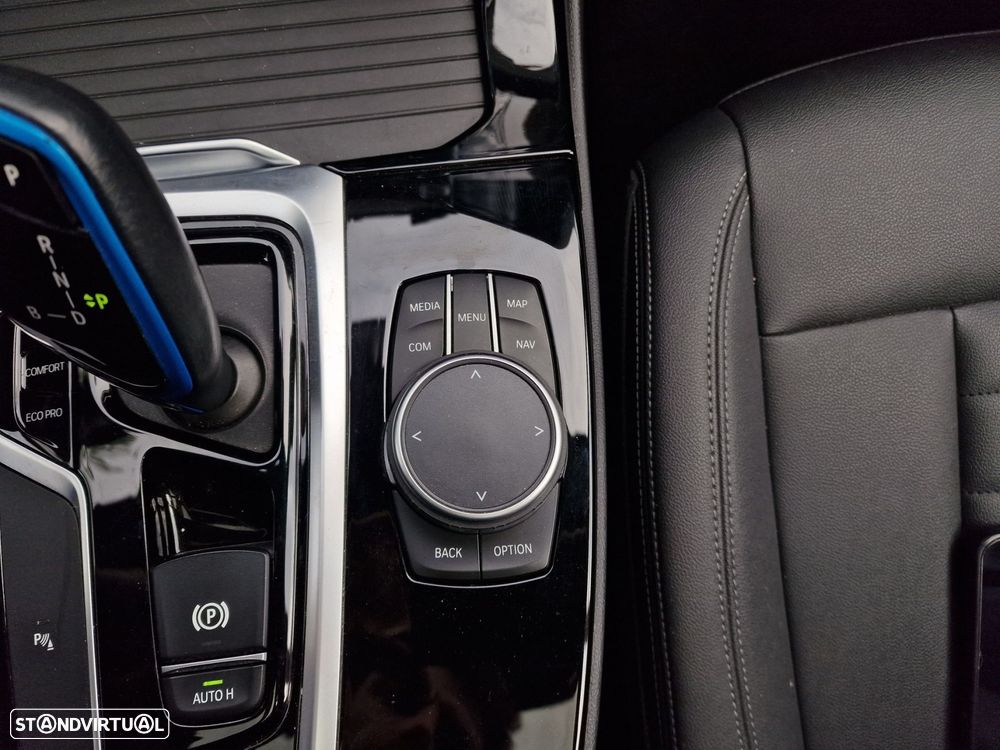 BMW iX3 Inspiring - 31