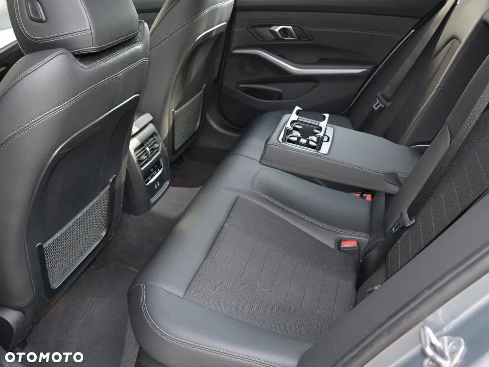 BMW Seria 3 - 25