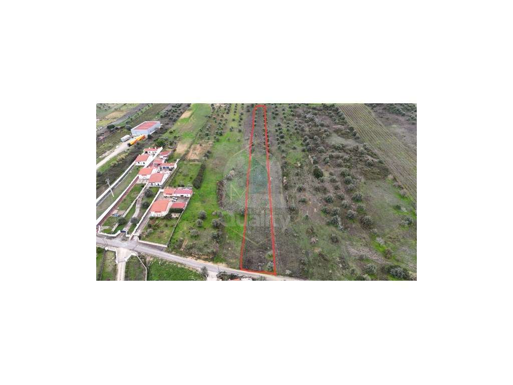 Terreno Rústico com Possibilidade de Construção - Achete - Grande imagem: 2/11