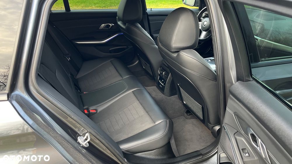 BMW Seria 3 320d Sport Line Sport - 30