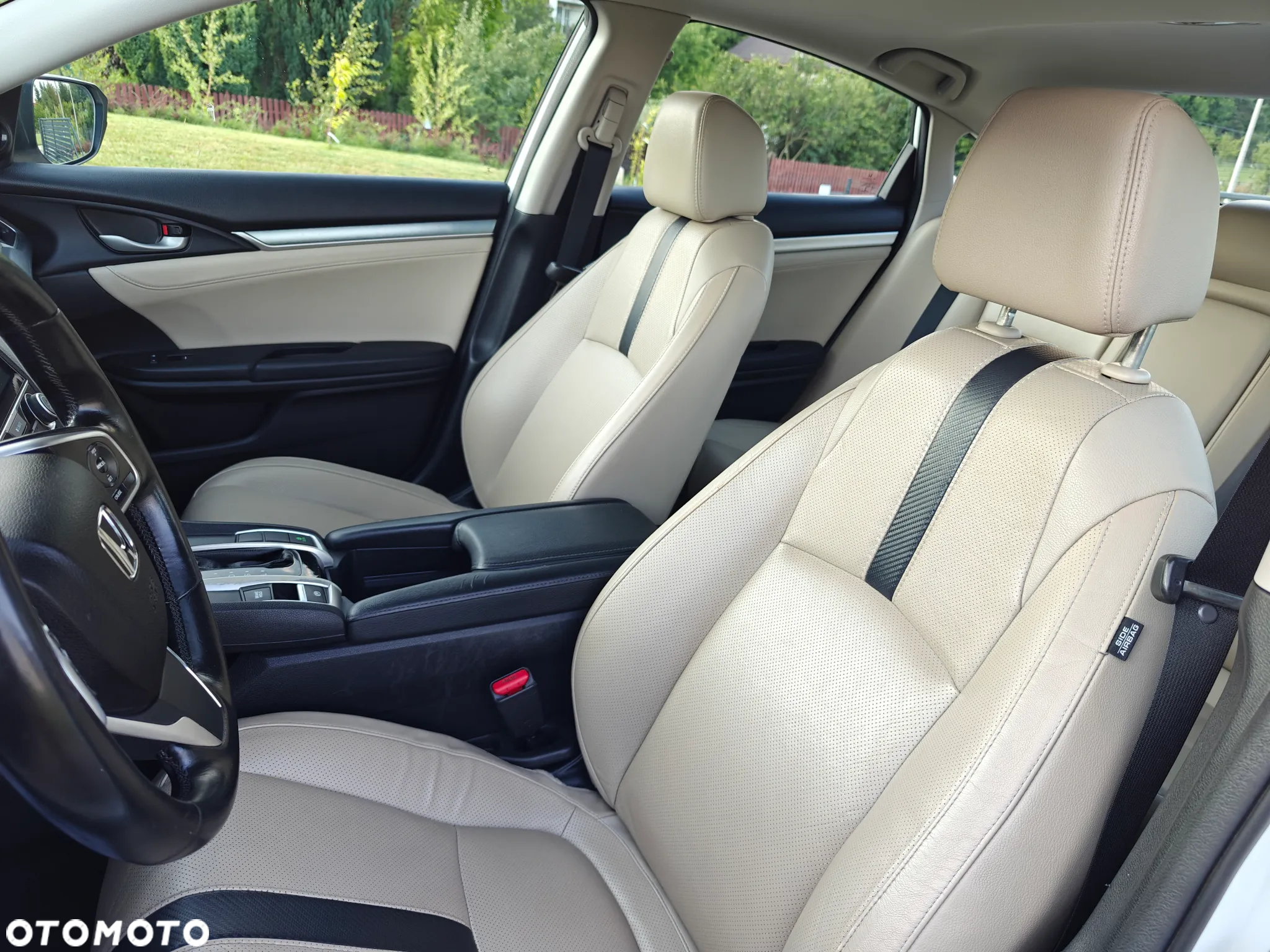 Honda Civic 1.5 i-VTEC Turbo CVT Elegance - 11