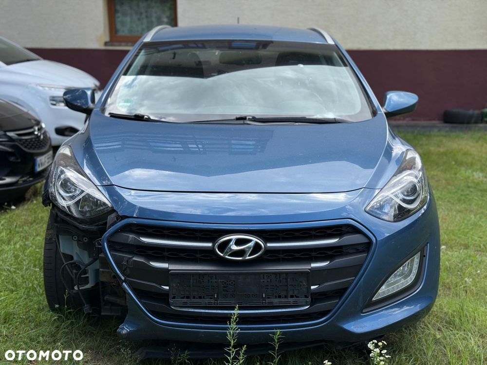 Hyundai i30 blue Kombi 1.4 YES Silver - 2