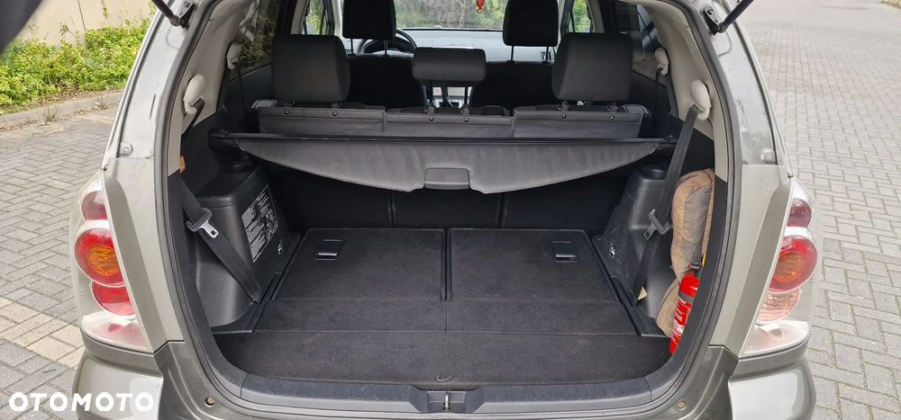 Toyota Corolla Verso 1.8 Prestige 7os - 29