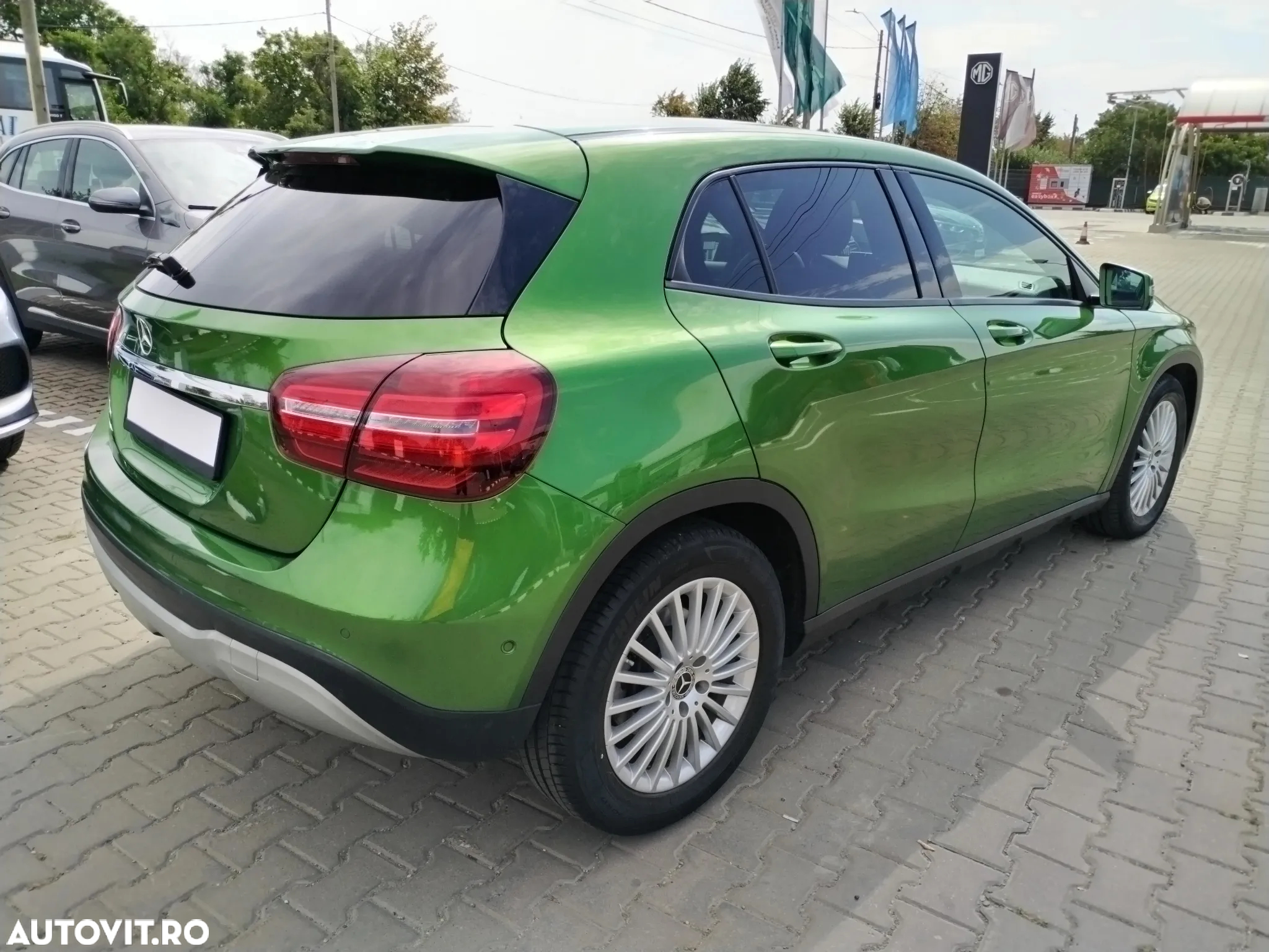 Mercedes-Benz GLA - 5