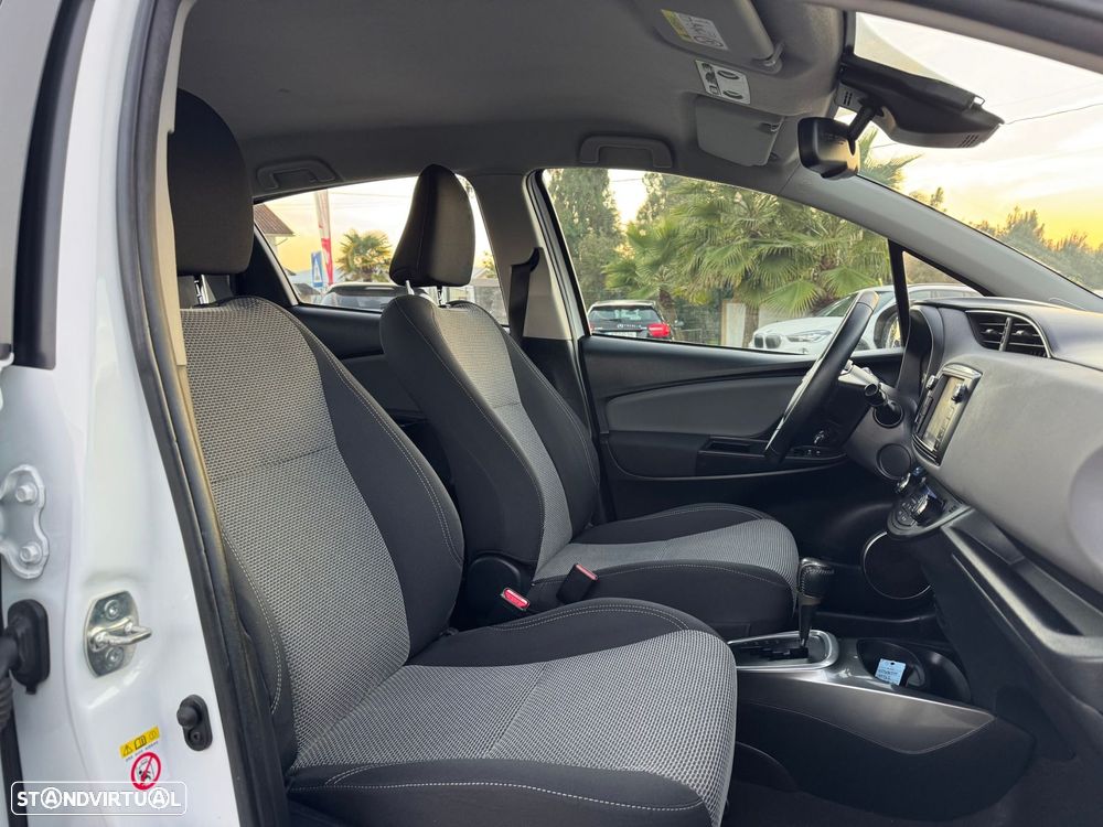 Toyota Yaris 1.5 HSD Comfort - 29