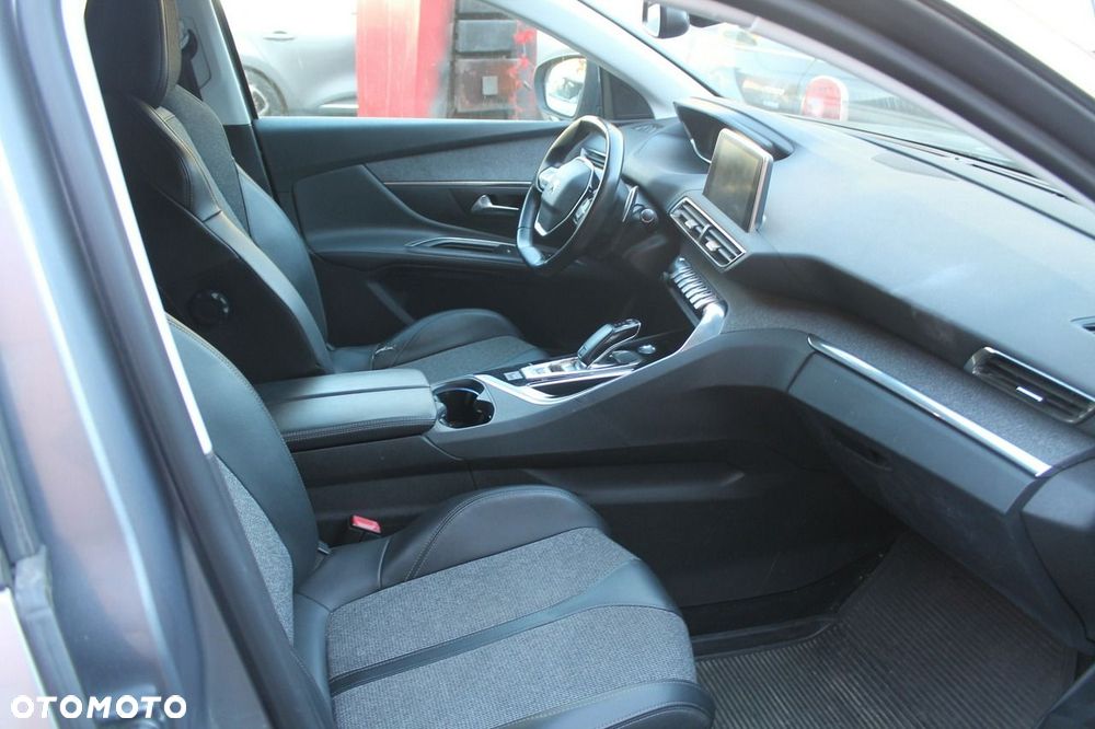 Peugeot 5008 - 5