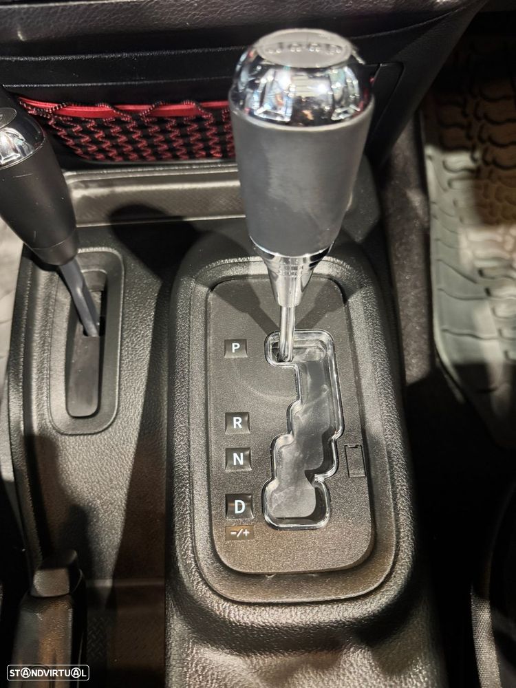 Jeep Wrangler - 34