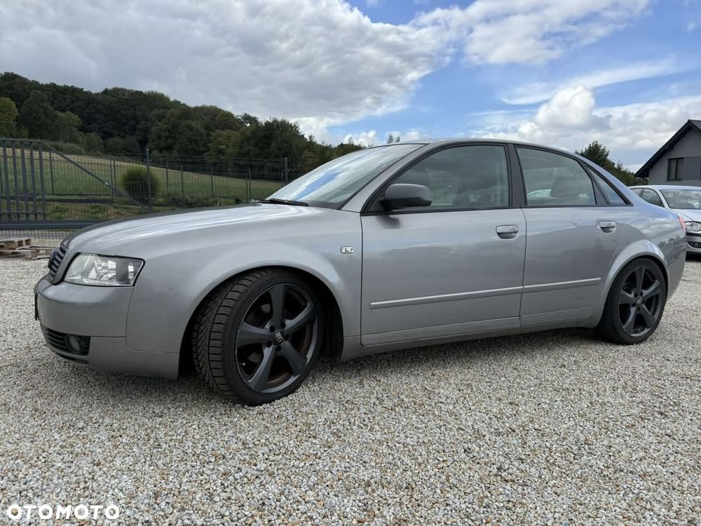 Audi A4 Limousine - 10