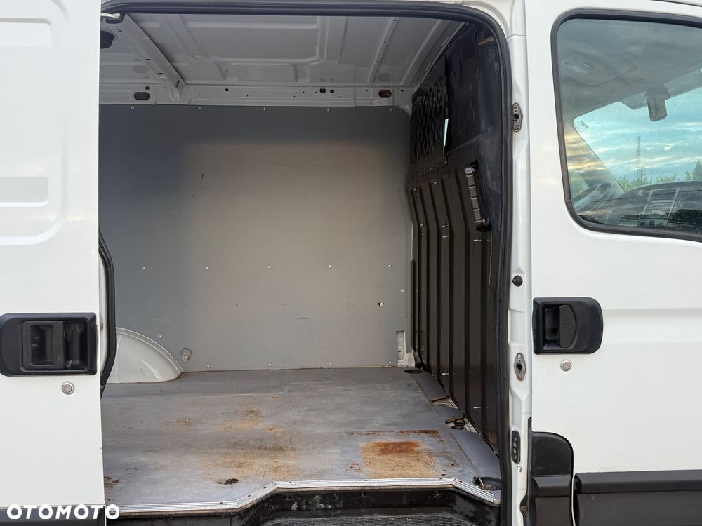 Iveco DAILY - 17