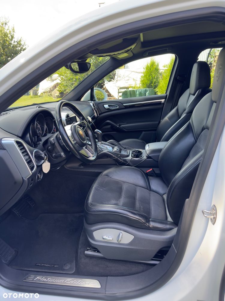 Porsche Cayenne Diesel Platinum Edition - 26