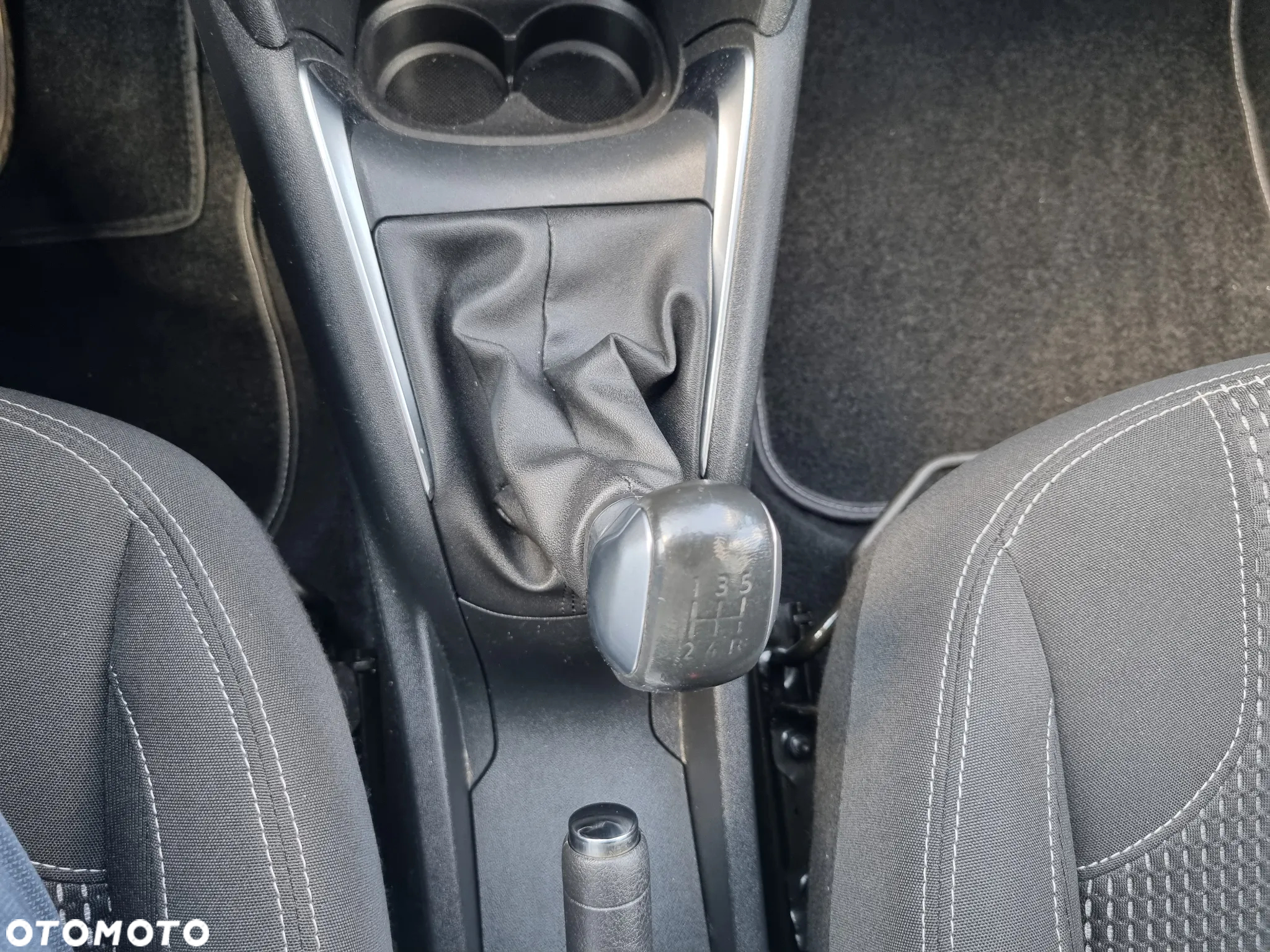 Peugeot 208 1.2 PureTech GPF Signature S&S - 23