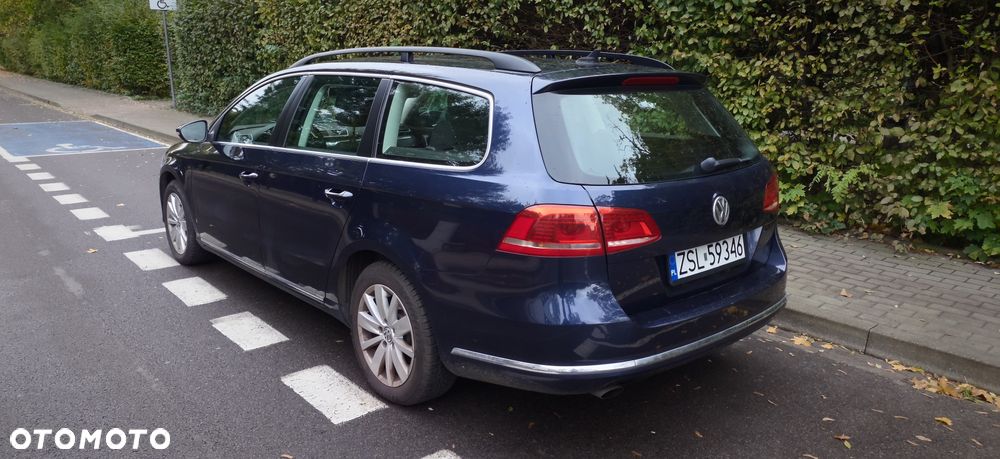Volkswagen Passat - 4