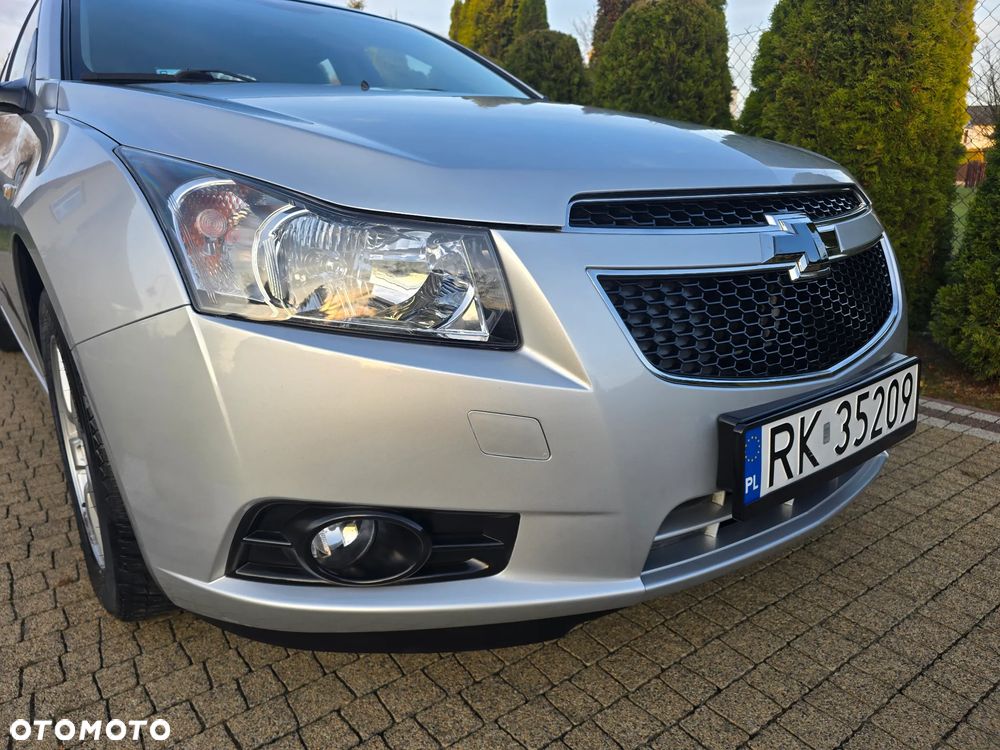 Chevrolet Cruze 1.6 LS - 9