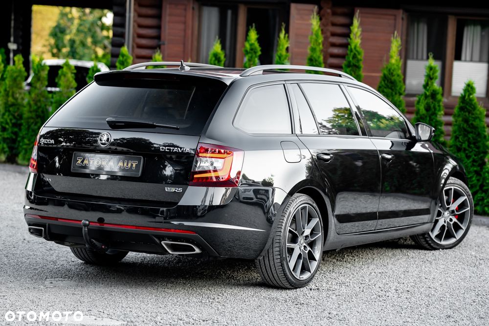 Skoda Octavia 2.0 TDI DSG RS - 9