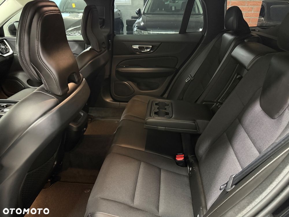 Volvo V60 Cross Country D4 AWD Geartronic - 18