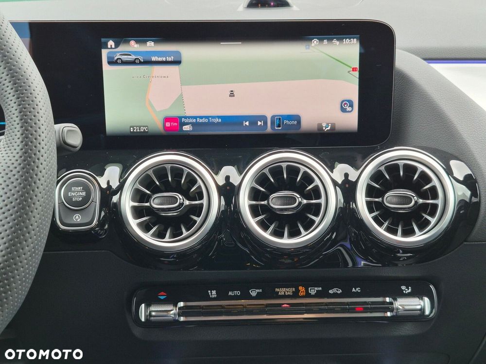 Mercedes-Benz GLA - 29