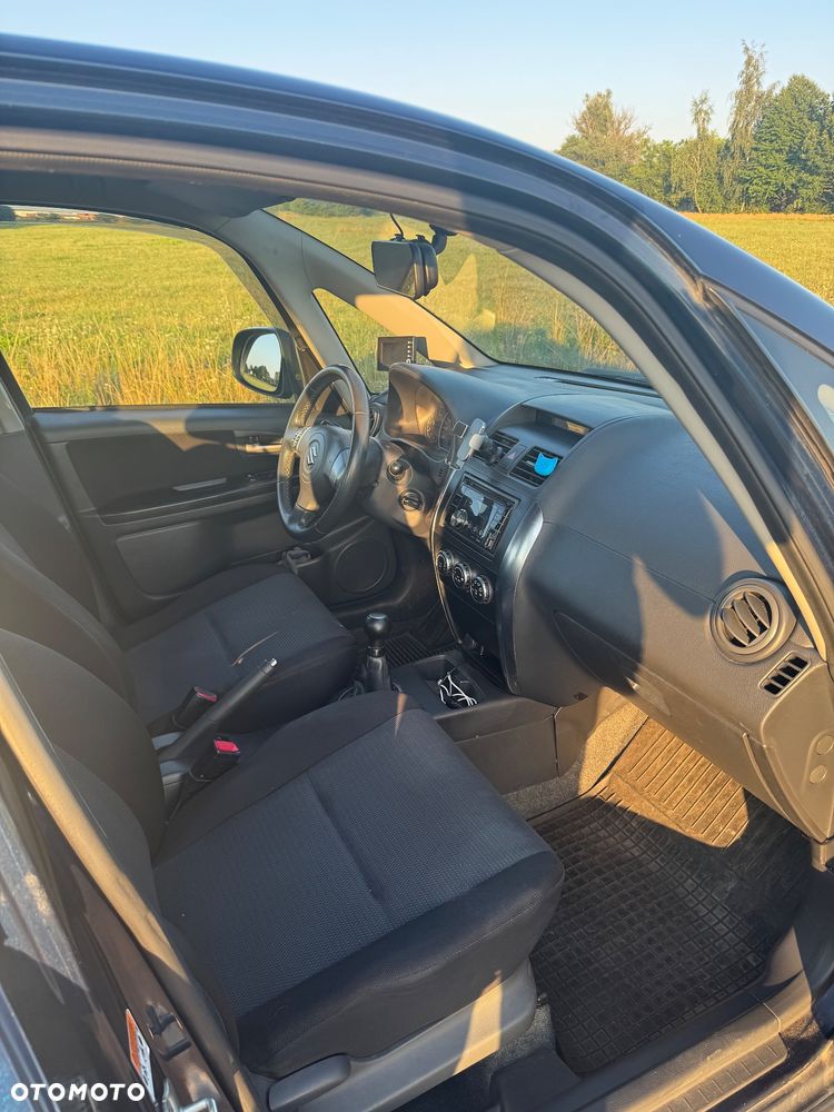 Suzuki SX4 - 8