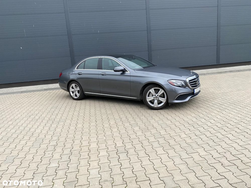 Mercedes-Benz Klasa E 300 9G-TRONIC - 4