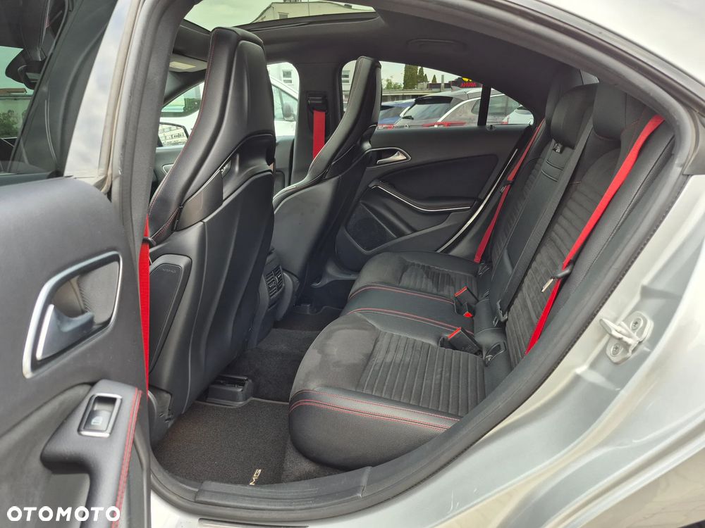 Mercedes-Benz CLA AMG 45 4-Matic - 14