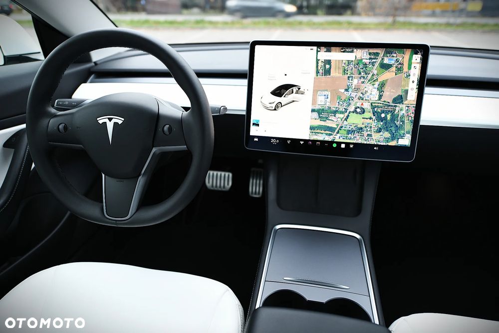 Tesla Model 3 - 12