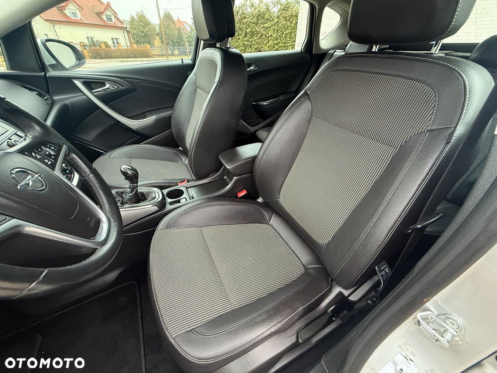 Opel Astra 1.4 Turbo Innovation - 19