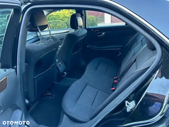 Mercedes-Benz Klasa E 200 CGI BlueEFFICIENCY Automatik - 6