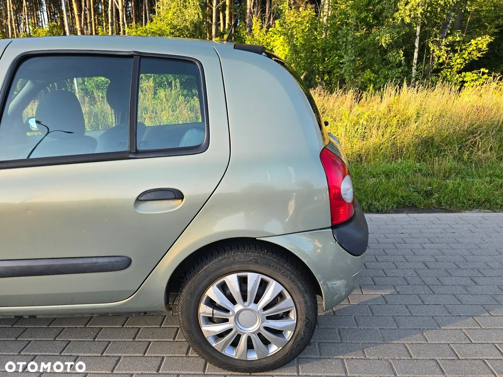 Renault Clio - 11