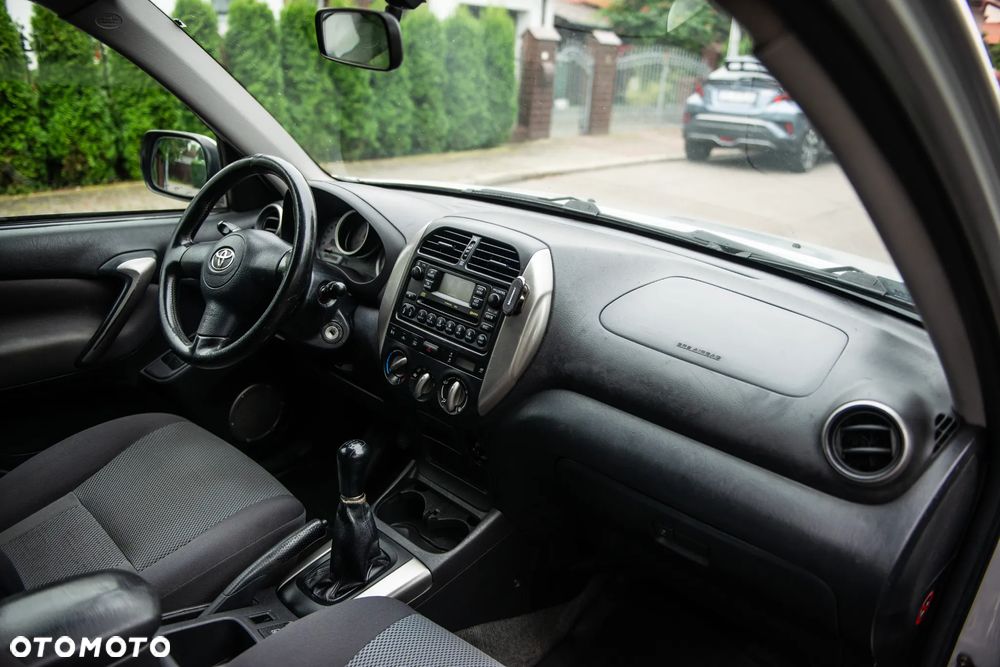 Toyota RAV4 1.8 VVT-i 4x2 - 27