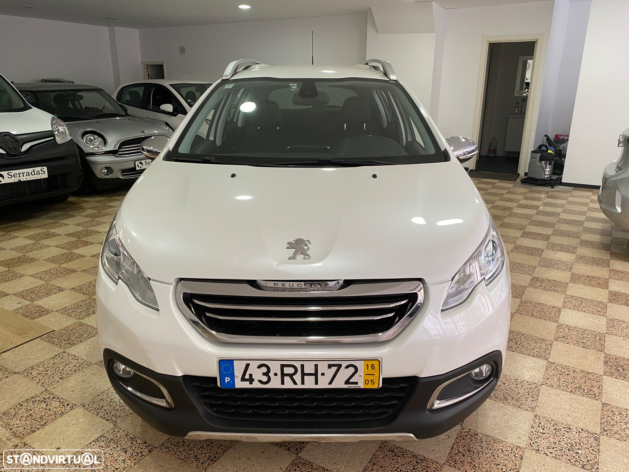 Peugeot 2008 1.2 PureTech Allure - 2