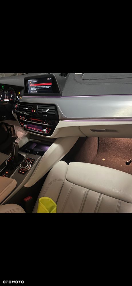 BMW Seria 5 520d xDrive Luxury Line - 2