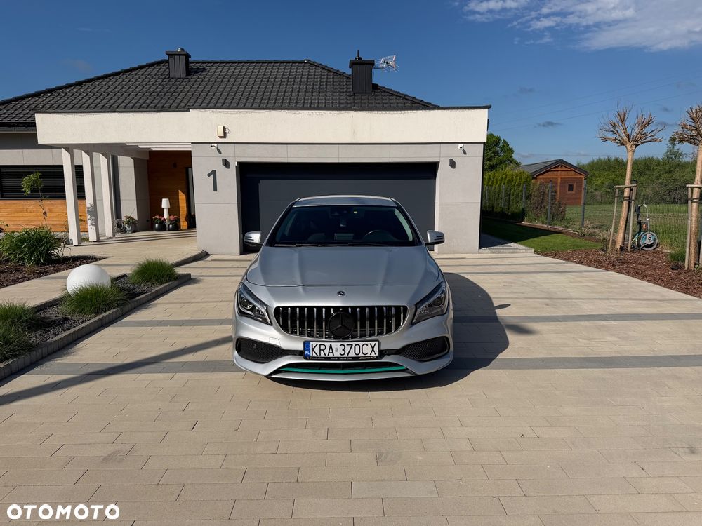 Mercedes-Benz CLA 220 d 4-Matic AMG Line - 2