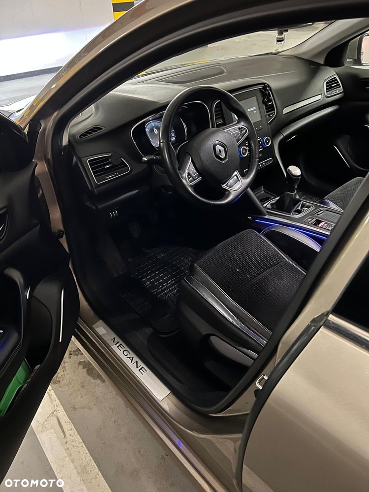 Renault Scenic 1.5 dCi Bose - 17