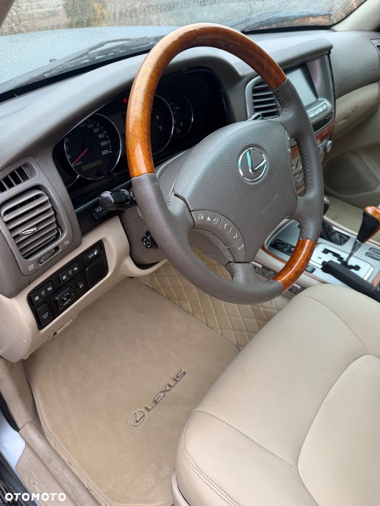 Lexus LX - 26