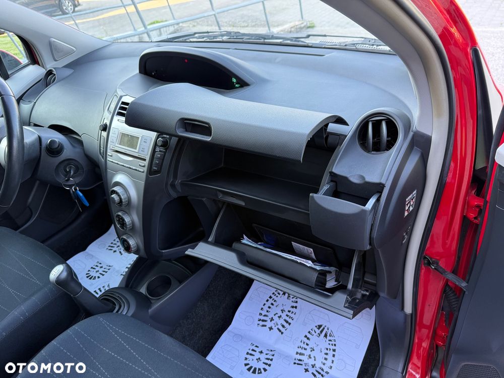 Toyota Yaris 1.3 Luna Premium - 21