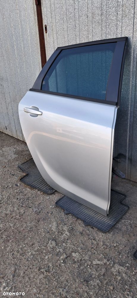 Opel Astra J drzwi tylne prawe kompletne w oryginale kolor Z176 - 2