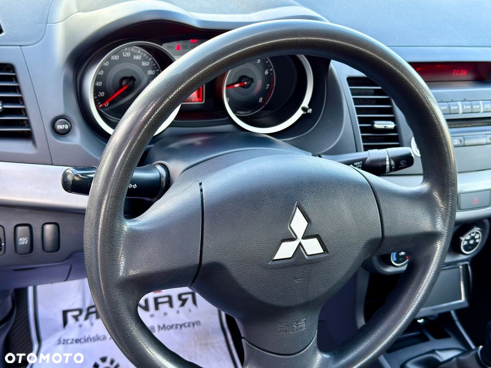 Mitsubishi Lancer 1.5 - 16