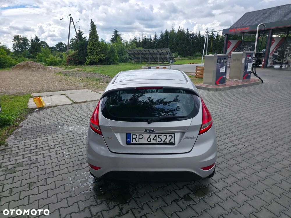 Ford Fiesta - 11