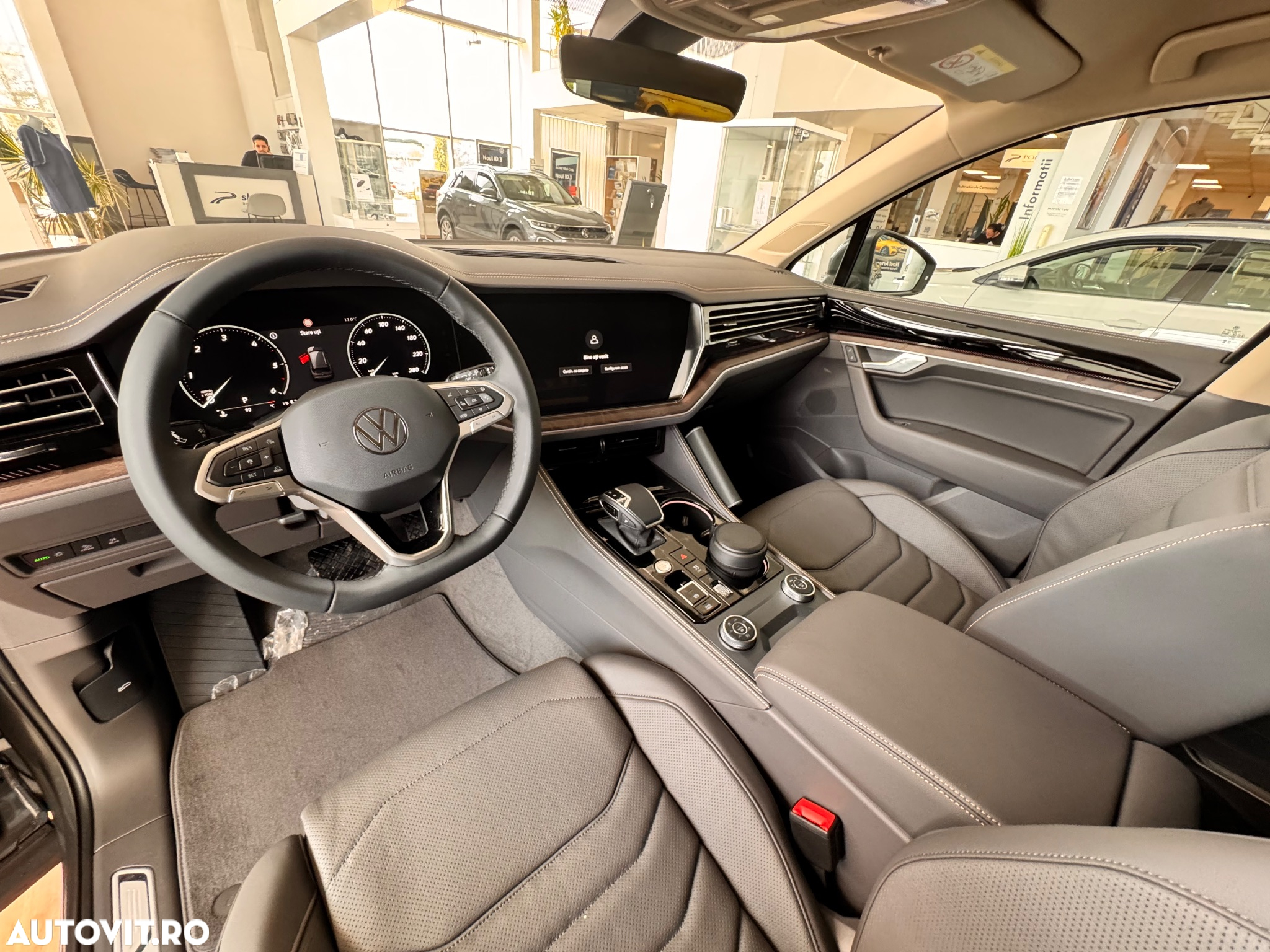 Volkswagen Touareg V6 TDI 4MOTION Elegance - 13