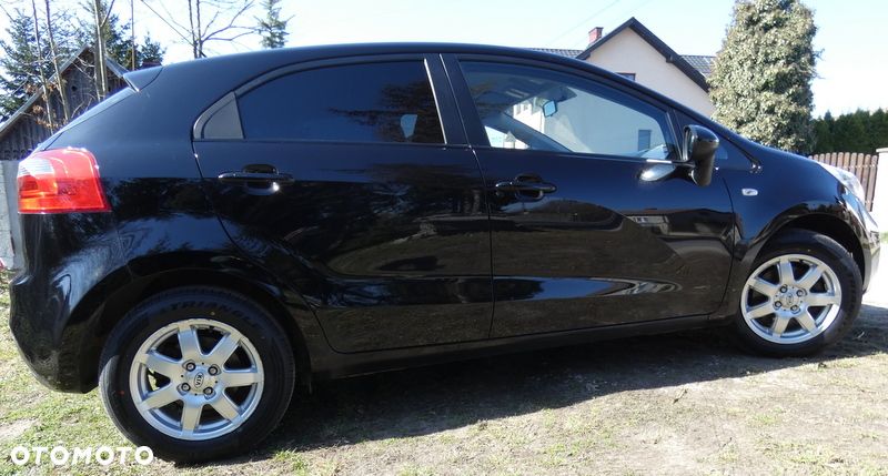 Kia Rio 1.2 Dream Team Edition - 16