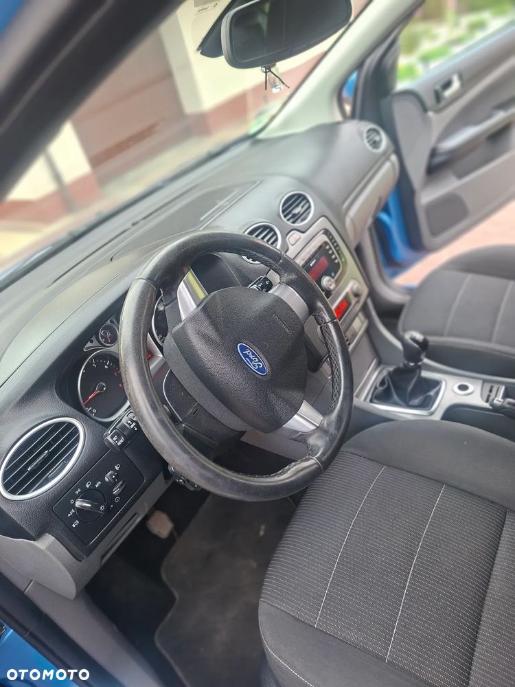 Ford Focus 2.0 16V Trend - 17